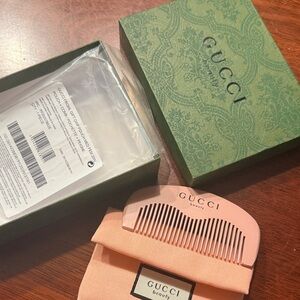 Gucci Pink Beauty Comb
